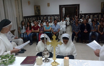 Dos hermanas renovaron sus votos y dos postulantes recibieron el hábito